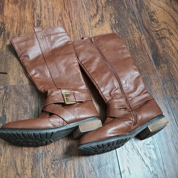 Bucco Matilda Boots - Picture 2 of 8